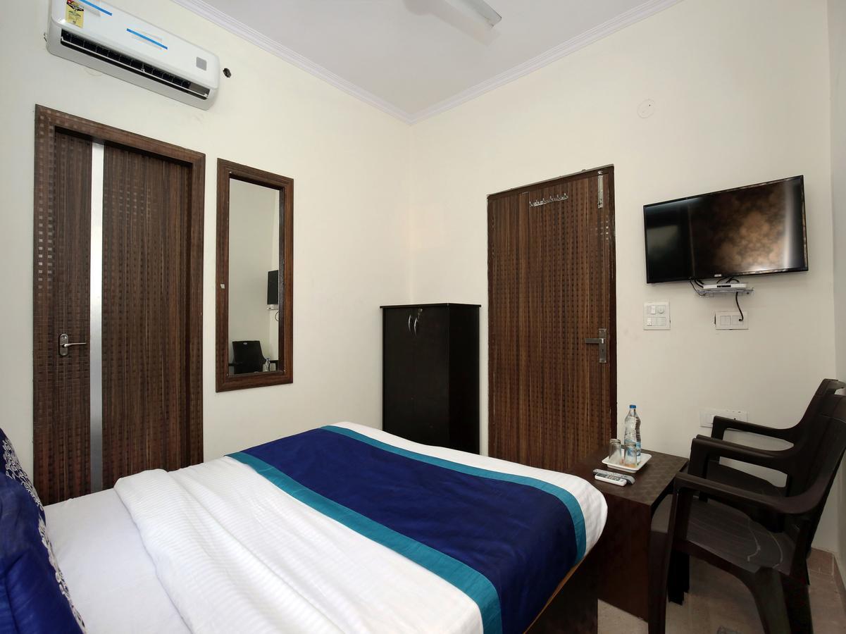 Oyo 10075 Hotel Kaydee Amritsar Exteriör bild