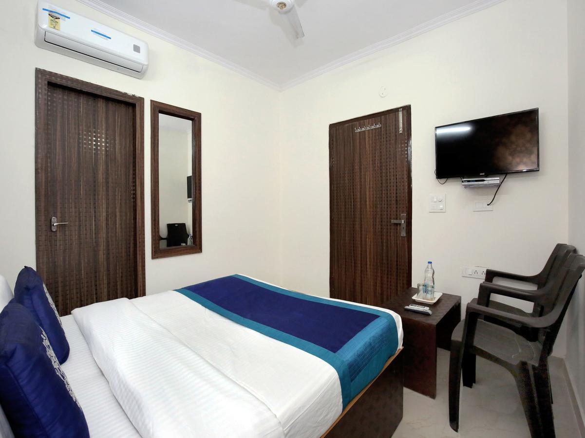 Oyo 10075 Hotel Kaydee Amritsar Exteriör bild